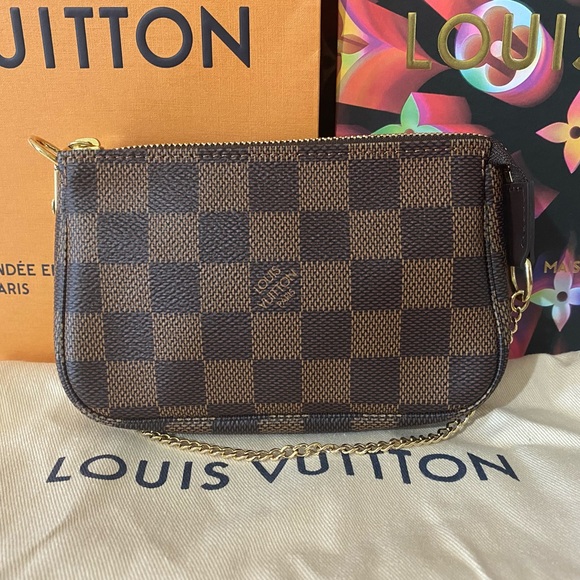 SOLD❌ Louis Vuitton Mini Pochette Damier Ebene - Picture 2 of 6